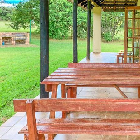 Wits End Mountain Resort Champagne Valley Экстерьер фото