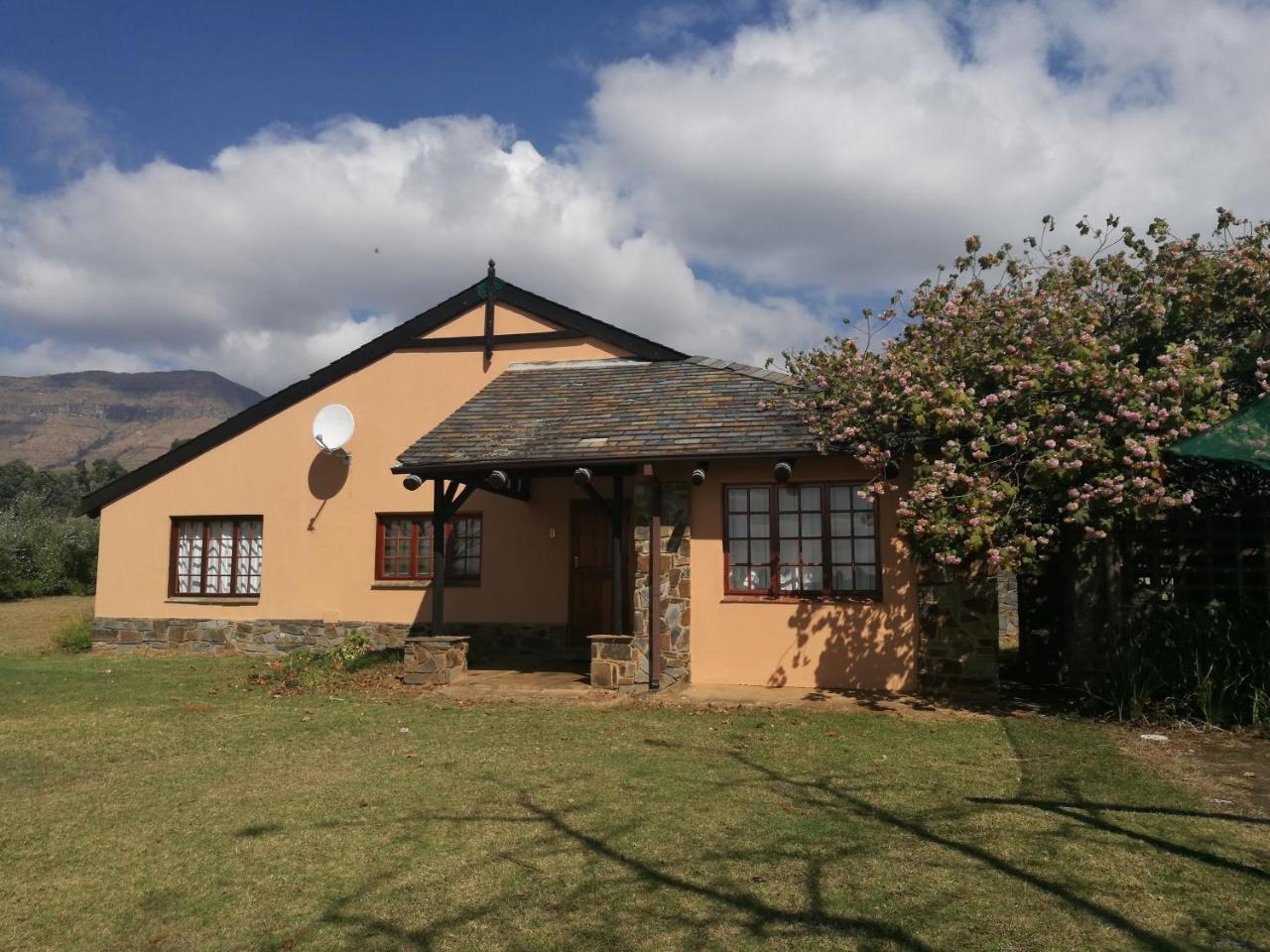 Wits End Mountain Resort Champagne Valley Экстерьер фото